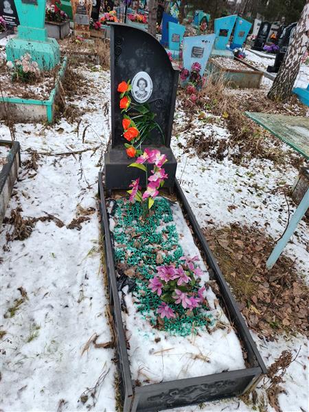 Новокрещенова Любовь Михайловна